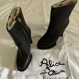 New ALICE+OLIVIA Black Leather Holden Platform Bootie Shearling Womens Size 36.5
